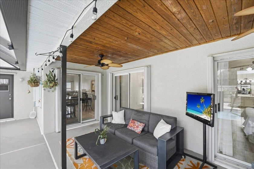 Welcome home to this beautifully updated 3-bedroom, 2-bath pool - photo 32