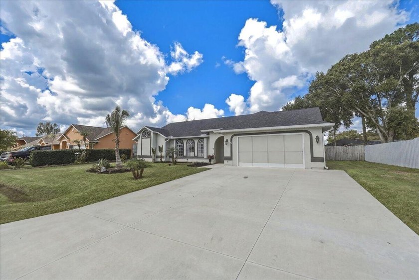 Welcome home to this beautifully updated 3-bedroom, 2-bath pool - photo 45