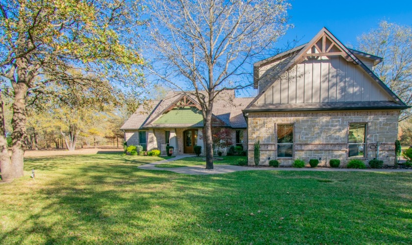 CUSTOM BUILT HOME ON GOLF COURSE WITH ACREAGE SOLD - photo 2