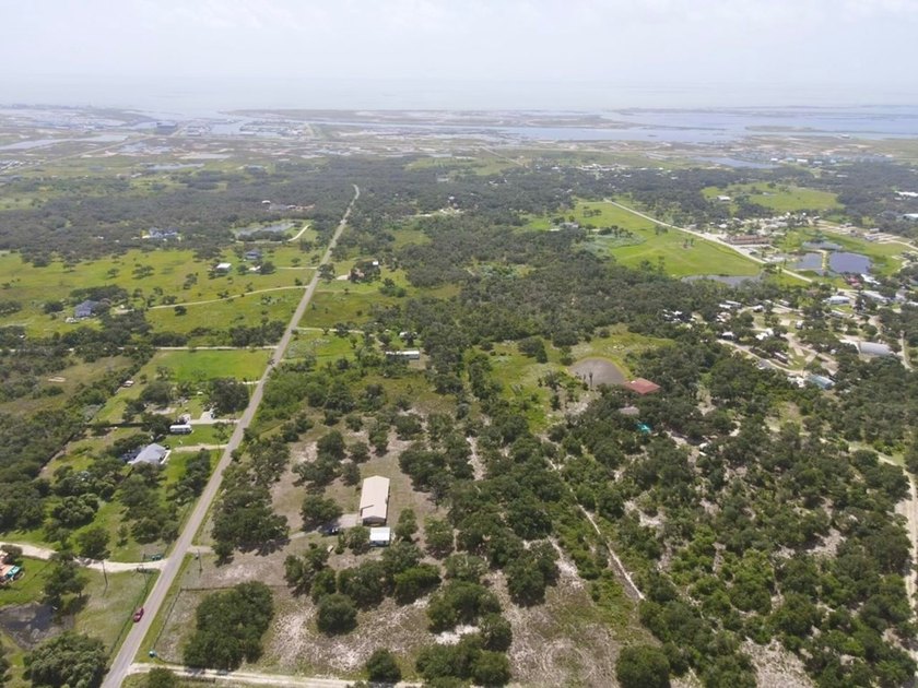 This beautiful property is waiting for your FOREVER HOME to be - photo 3
