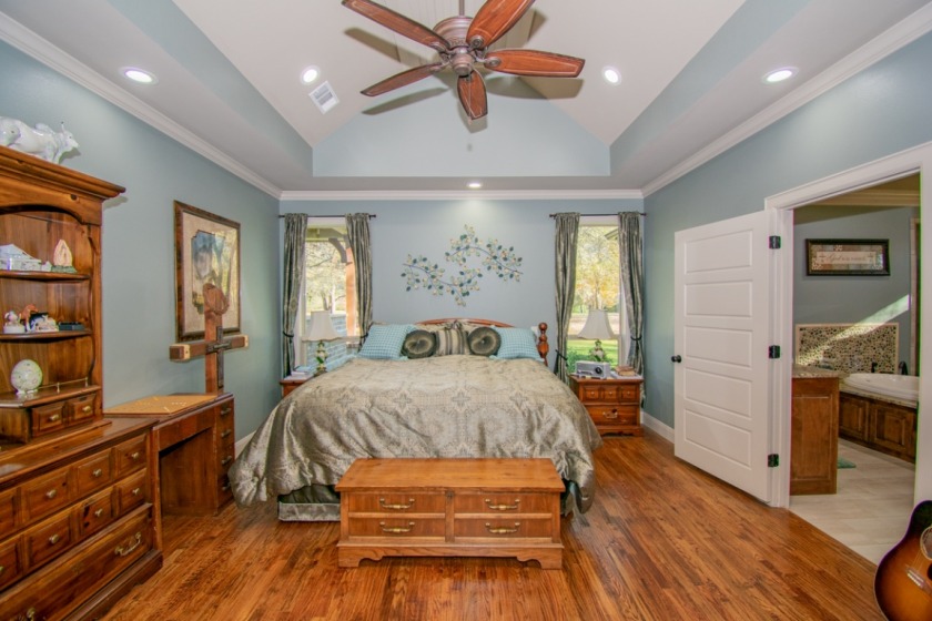 CUSTOM BUILT HOME ON GOLF COURSE WITH ACREAGE SOLD - photo 14
