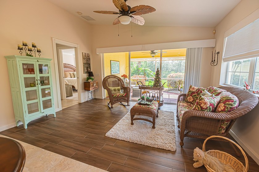 Lakes at Tradition! Beautifully updated 2/2/2 Villa. Interior - photo 8