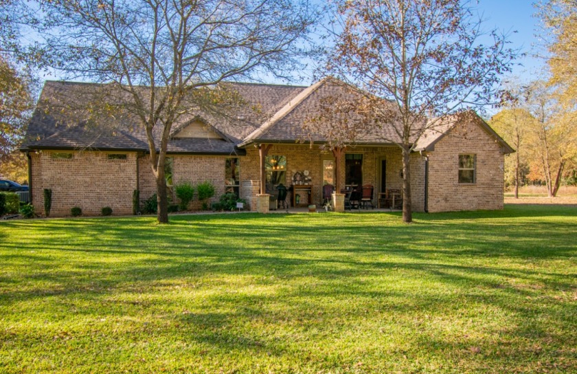 CUSTOM BUILT HOME ON GOLF COURSE WITH ACREAGE SOLD - photo 3