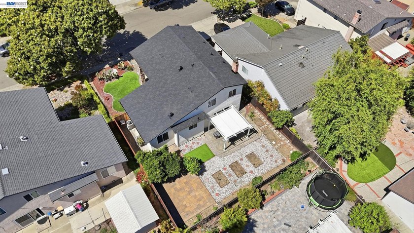 Well-maintained and thoughtfully updated 4-bedroom, 2.5-bath - photo 48