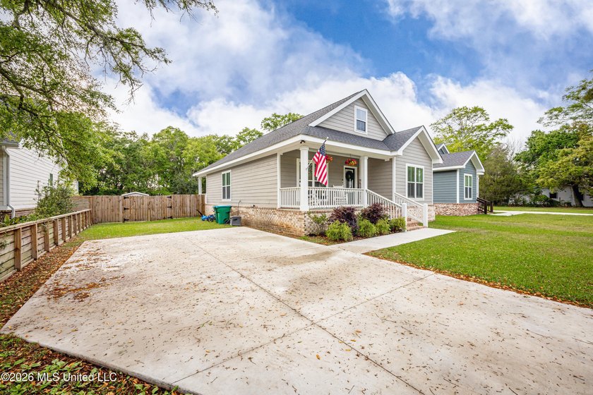 Quality new construction in Pascagoula just built in 2022! - photo 4