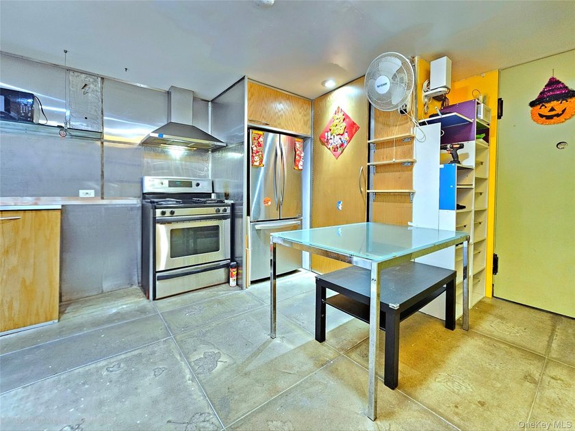 Cash preferred. Priced to Sell. This one-bedroom Co-op unit is - photo 9