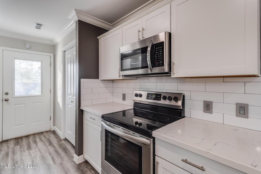 Updated, tenant-occupied property ideal for investors or buyers - photo 7
