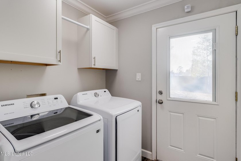 Updated, tenant-occupied property ideal for investors or buyers - photo 8