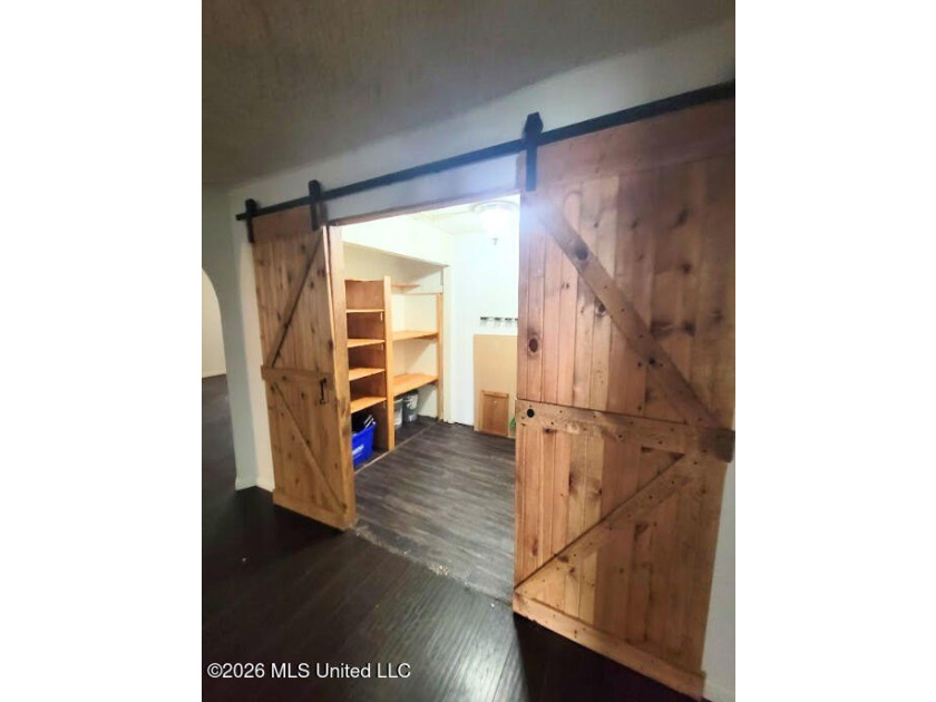 This property offers a unique opportunity with two separate - photo 2