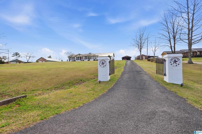 Exquisite Hayden Home in Smokerise with breathtaking panoramic - photo 3