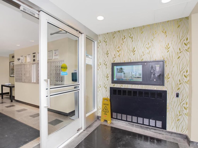Welcome to 4 Fordham Hill Oval #8D. Offering spectacular views - photo 10