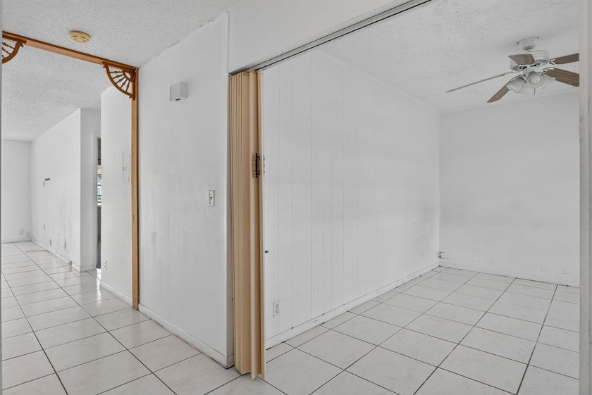 Welcome to Boca Lakes, a 55+ gated community in the heart of - photo 4