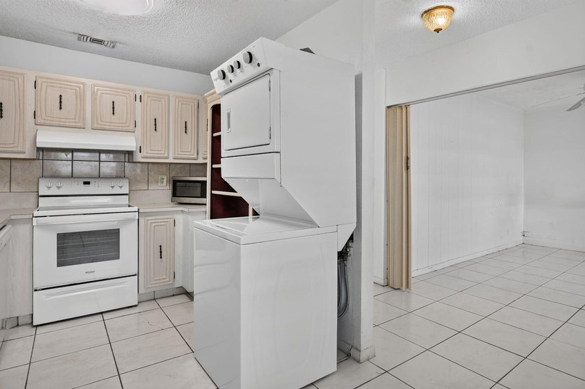 Welcome to Boca Lakes, a 55+ gated community in the heart of - photo 8
