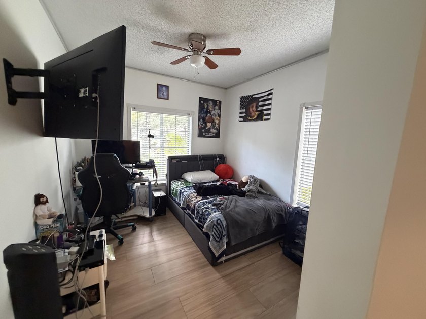 Welcome to this charming all ages, pet friendly, 3-bedroom - photo 10