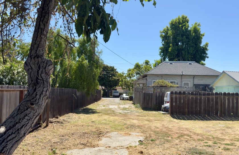 This is that rare, in-town opportunity to build in Midtown Santa - photo 12
