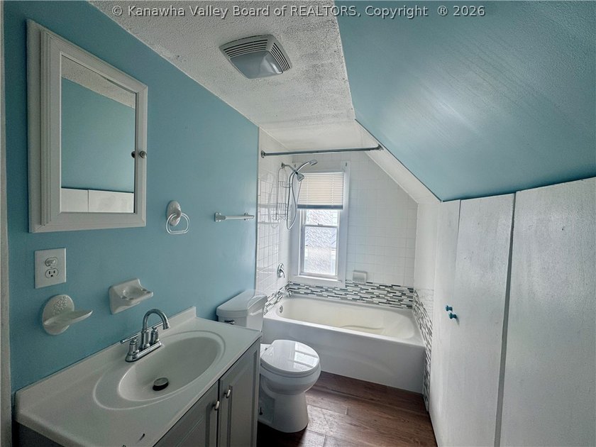 Welcome home to this charming 5 bdr 2.5 bath residense that - photo 13