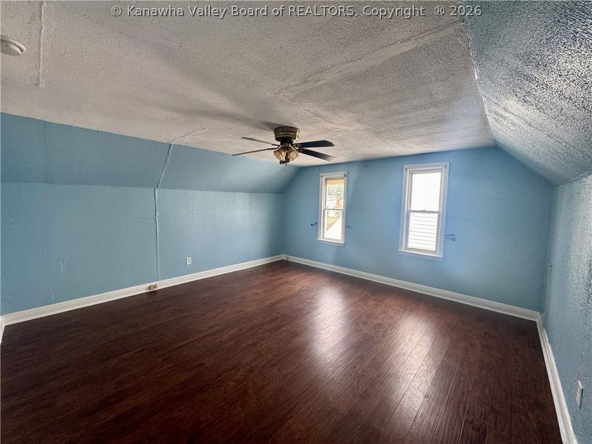 Welcome home to this charming 5 bdr 2.5 bath residense that - photo 14