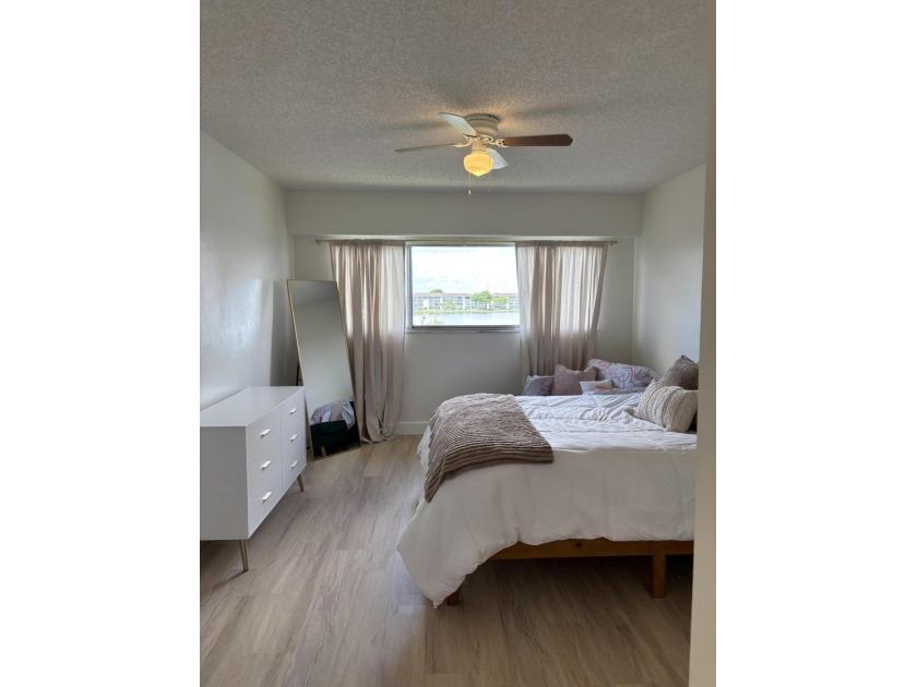 Come experience breathtaking lakefront living from this - photo 19