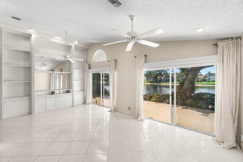 Welcome to this charming 3-bedroom, 2-bathroom single-family - photo 14
