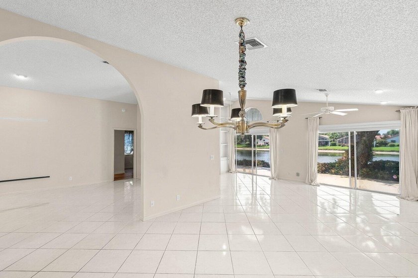 Welcome to this charming 3-bedroom, 2-bathroom single-family - photo 19