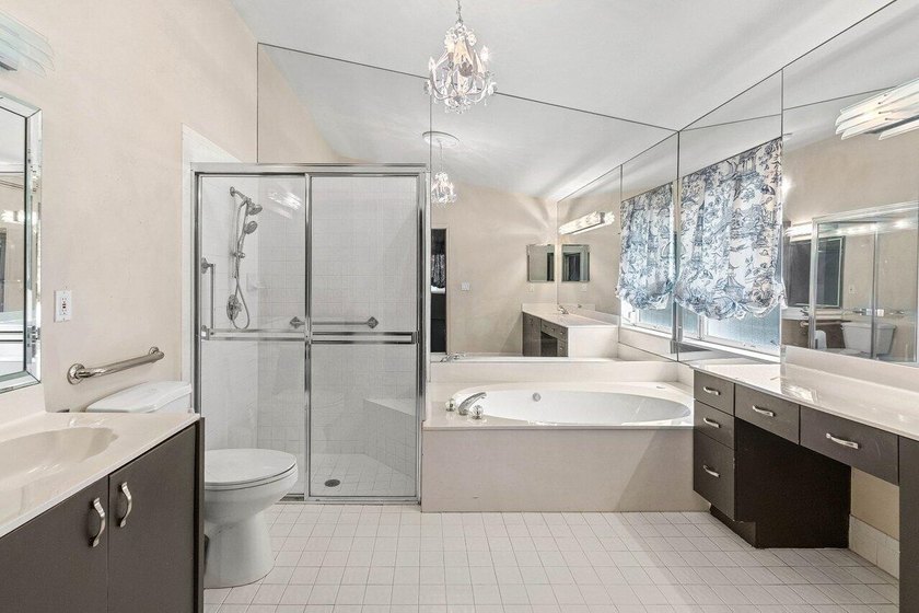 Welcome to this charming 3-bedroom, 2-bathroom single-family - photo 34