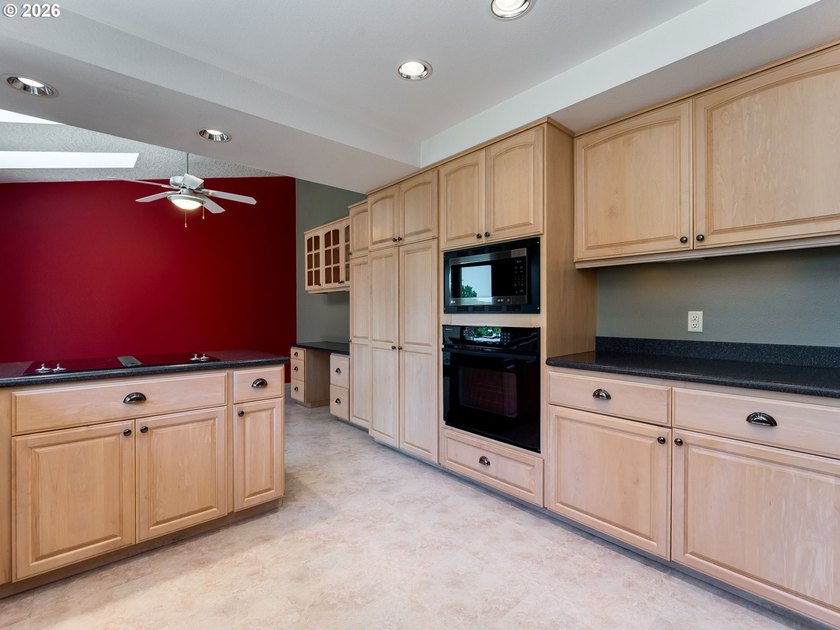 Welcome to this beautifully maintained 4-bedroom, 3-bath home on - photo 9