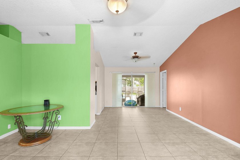 Welcome to this beautifully maintained pool home offering 1,639 - photo 3