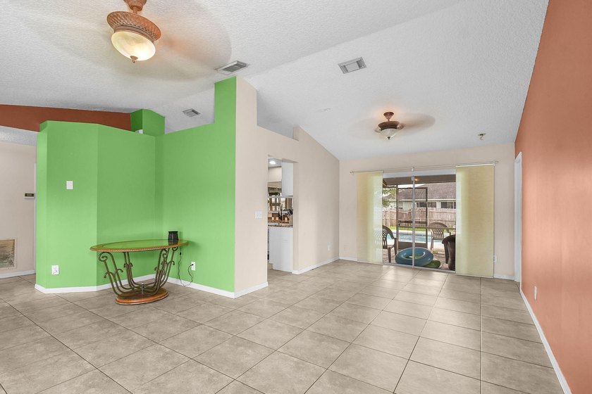 Welcome to this beautifully maintained pool home offering 1,639 - photo 4