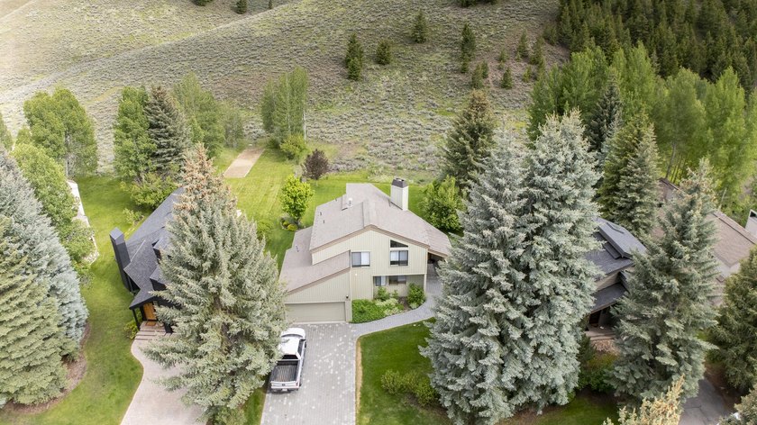 Very private small subdivision- homes aren't available for sale - photo 36