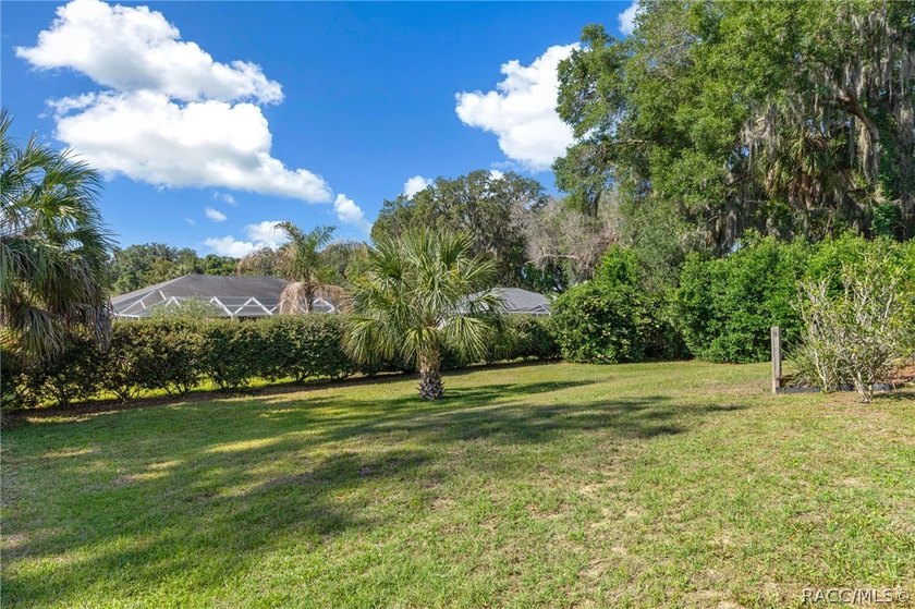 Nestled on a quiet cul-de-sac, this original-owner, custom-built - photo 43