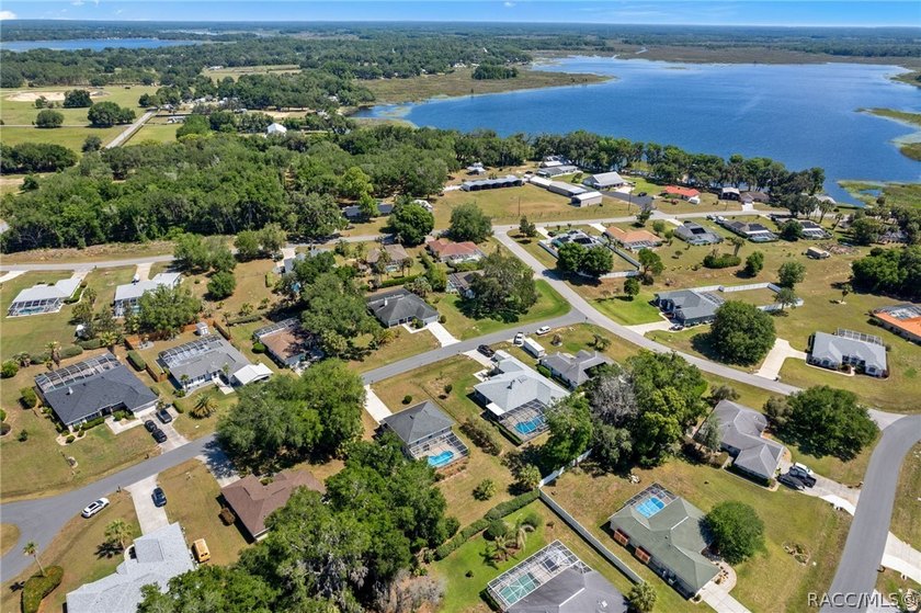 Nestled on a quiet cul-de-sac, this original-owner, custom-built - photo 50