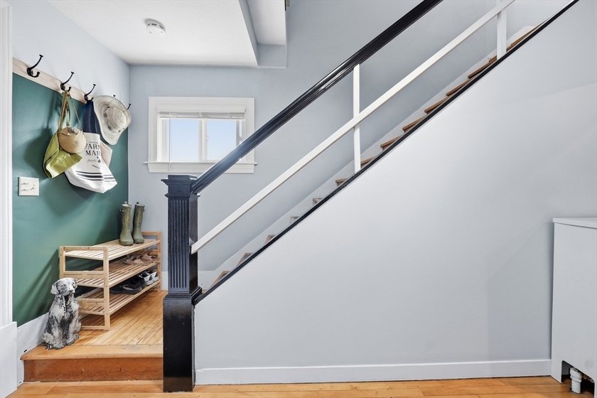 Spacious 3-bedroom, 1.5-bath home offering comfort, character - photo 3