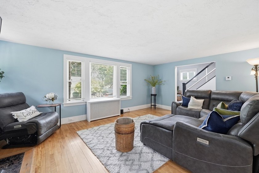 Spacious 3-bedroom, 1.5-bath home offering comfort, character - photo 6