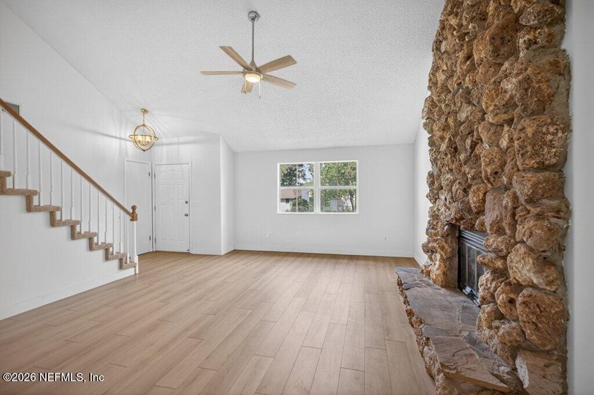 Open House everyday, call us for time! Beautifully updated home - photo 7