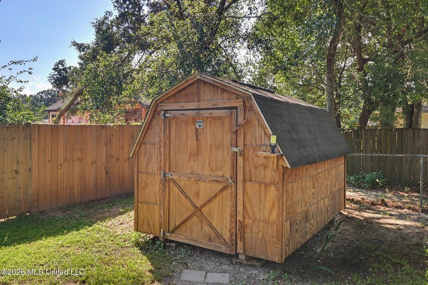 Pristine and move-in ready in the heart of Long Beach! Pride of - photo 23