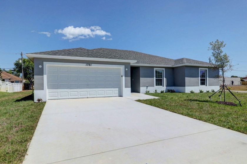 THE POPULAR BILTMORE MODEL BUILT BY AWARD WINNING SYNERGY HOMES - photo 2
