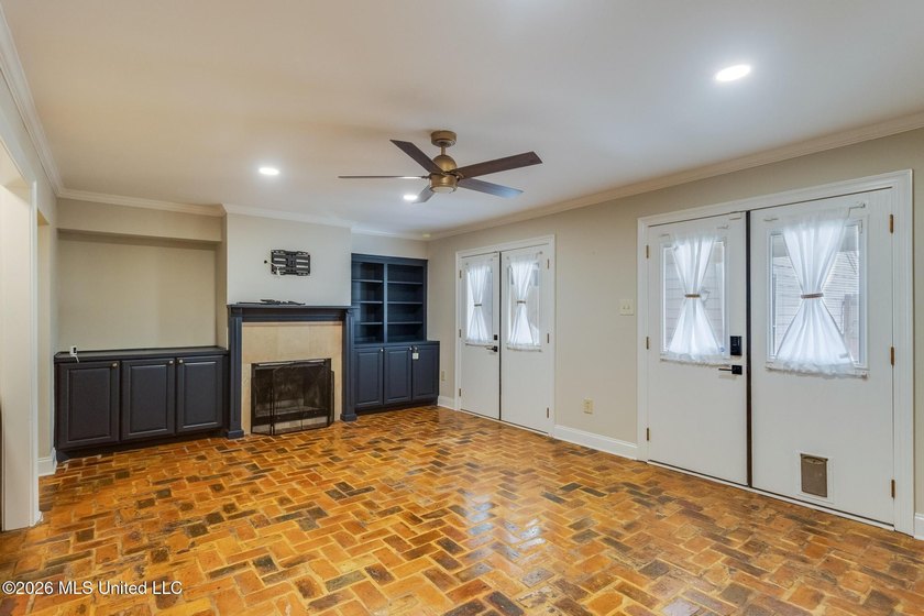 Well-maintained 2-bedroom, 1.5-bath condo offering comfort - photo 4