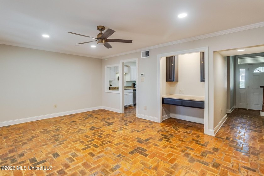 Well-maintained 2-bedroom, 1.5-bath condo offering comfort - photo 5