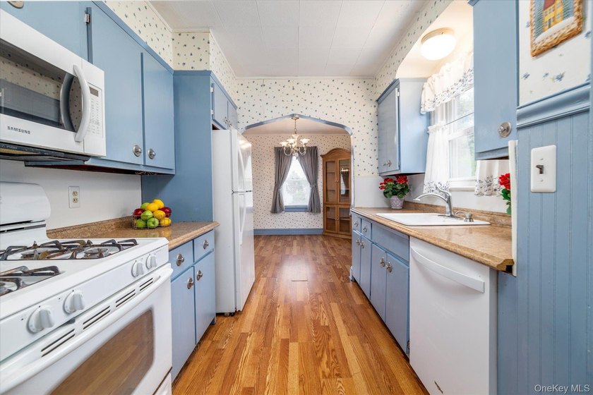 Make this warm and welcoming 4-bedroom, 2-bath cape; your own - photo 13