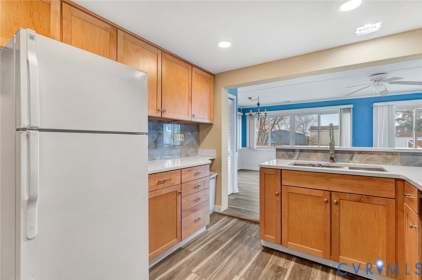 Renovated 4 Bedroom cottage in Rappahannock River Estates! Only - photo 20