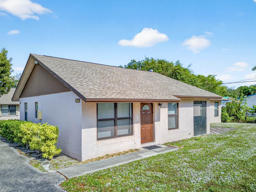 Beautiful 2BR/2BA renovated villa in the sought-after Sierra - photo 2