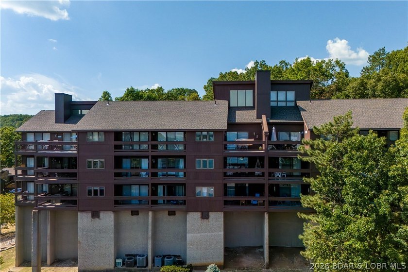 Welcome to your ideal Lake of the Ozarks retreat, where - photo 24