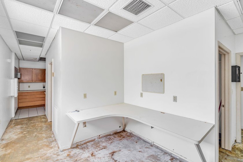 Live and/or work in this RARE 100' of waterfront re-development - photo 24