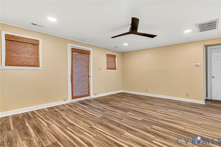 Renovated 4 Bedroom cottage in Rappahannock River Estates! Only - photo 26