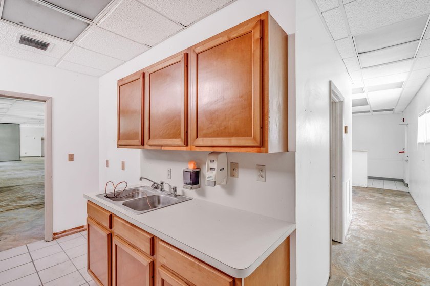 Live and/or work in this RARE 100' of waterfront re-development - photo 28