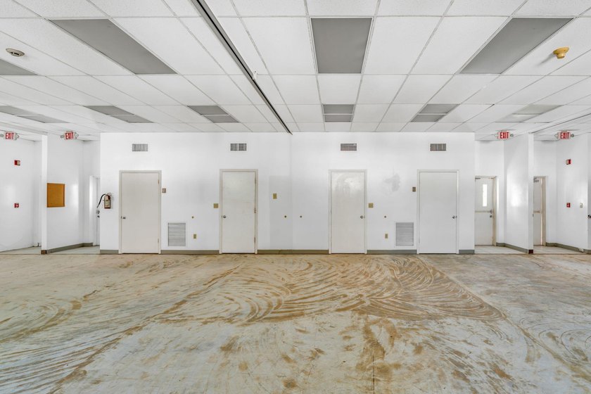 Live and/or work in this RARE 100' of waterfront re-development - photo 29
