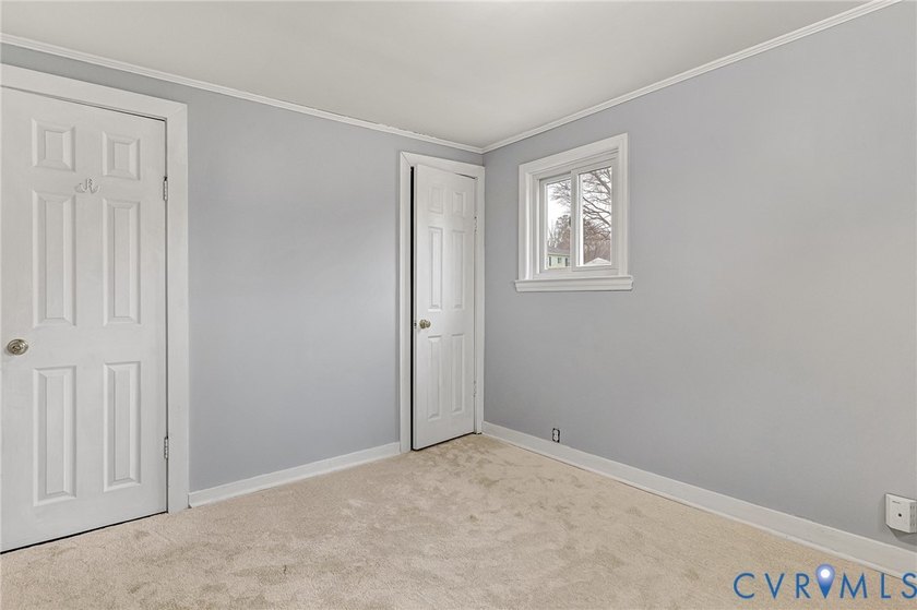 Renovated 4 Bedroom cottage in Rappahannock River Estates! Only - photo 32