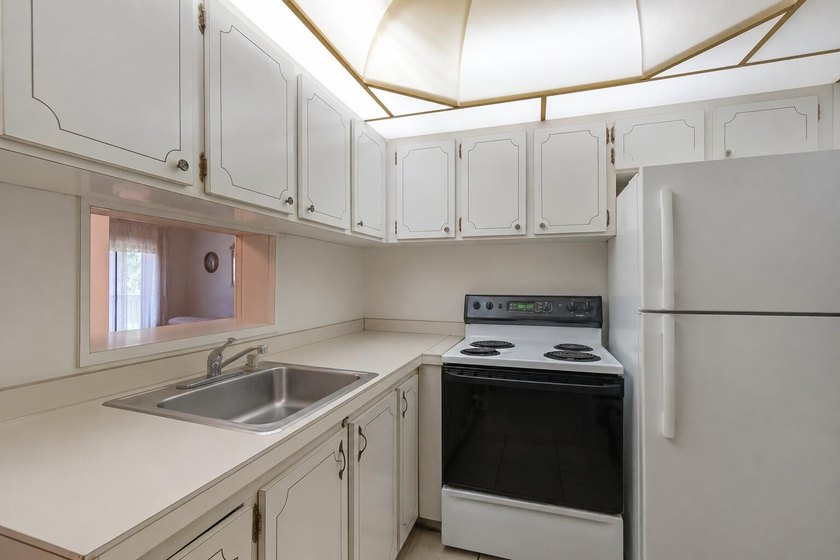 Welcome to Mar-Len Gardens, a sought-after 55+ gated community - photo 3