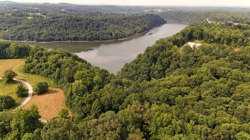 Build your dream home on this beautiful property in Stone Cliff - photo 2