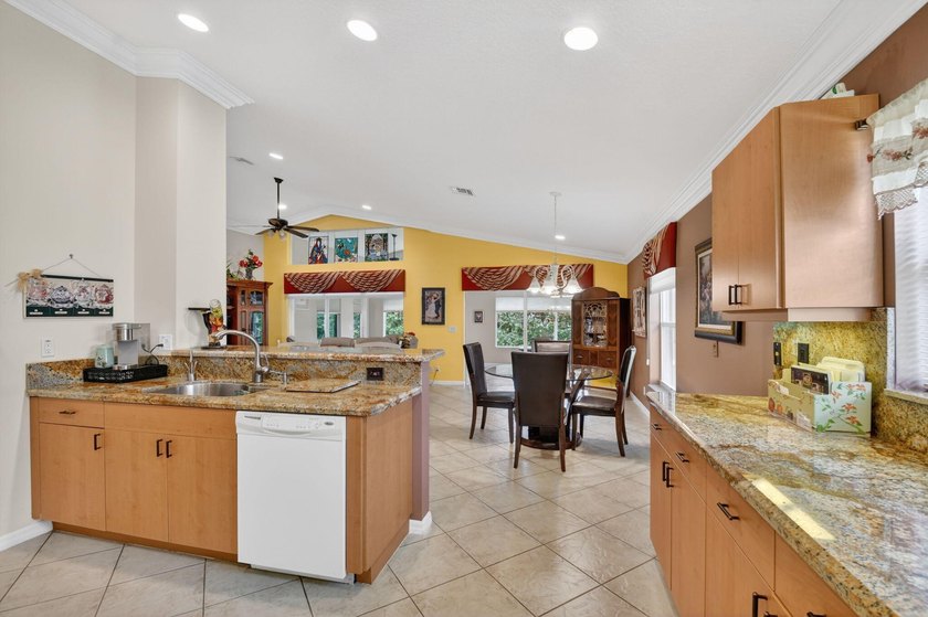 Enjoy the best of 55+ living at Bellaggio in this beautifully - photo 13